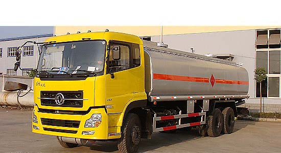 天龍后雙橋化工液體運(yùn)輸車