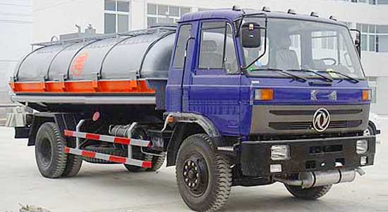 東風(fēng)153化工液體運(yùn)輸車
