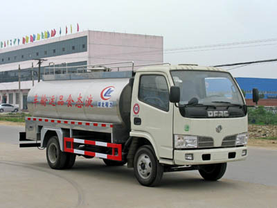 CLW5160GNYC3型鮮奶運輸車