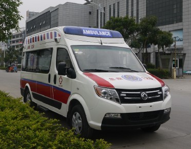 東風(fēng)御風(fēng)監(jiān)護(hù)型救護(hù)車